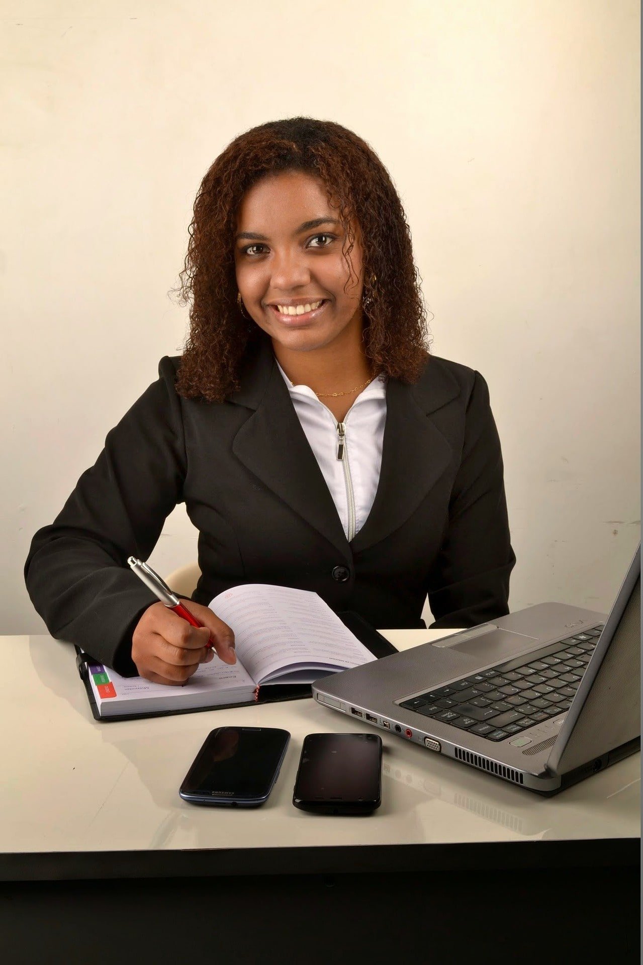 woman gaf74fe758 1920 min